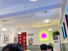 -捌贰虾蟹·江湖菜馆(江汉路店)