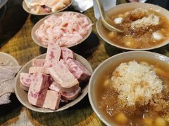-渝嘴小老弟老火锅(华新村店)