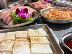 -围炉肉舍•炭烤活鳗•丹东海鲜烤肉(步行街店)