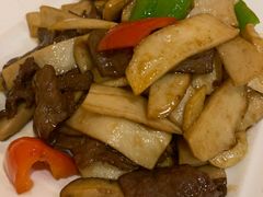 杂菌爆炒牛肉-盛记顺德高佬猪杂粥