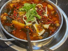 -晓彭肥肠鸡·泡椒鸡火锅(水木天地店)