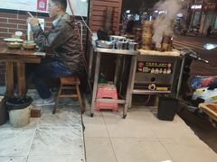大堂-朱大嘴肥肠血旺(福字街店)