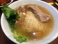 特级龙骨面线汤-松发肉骨茶SongFa(静安嘉里中心店)