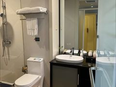 -喜鹊愉家酒店(郑州曼哈顿博览中心地铁站店)