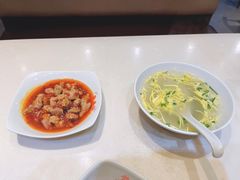 辣肉浇头-东泰祥生煎馆(重庆北路店)