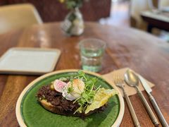 慢煮牛肉水波蛋酸面包团三明治-O'mills Sourdough Bakery&Bistro(永嘉路店)
