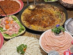 -旧街市鲜货老火锅(大光路店)