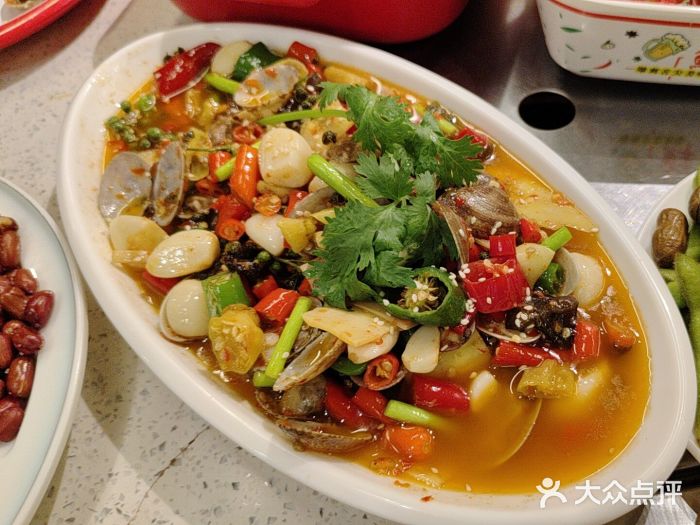醉酒居•小龙虾烧烤自贡菜(世纪城店)图片