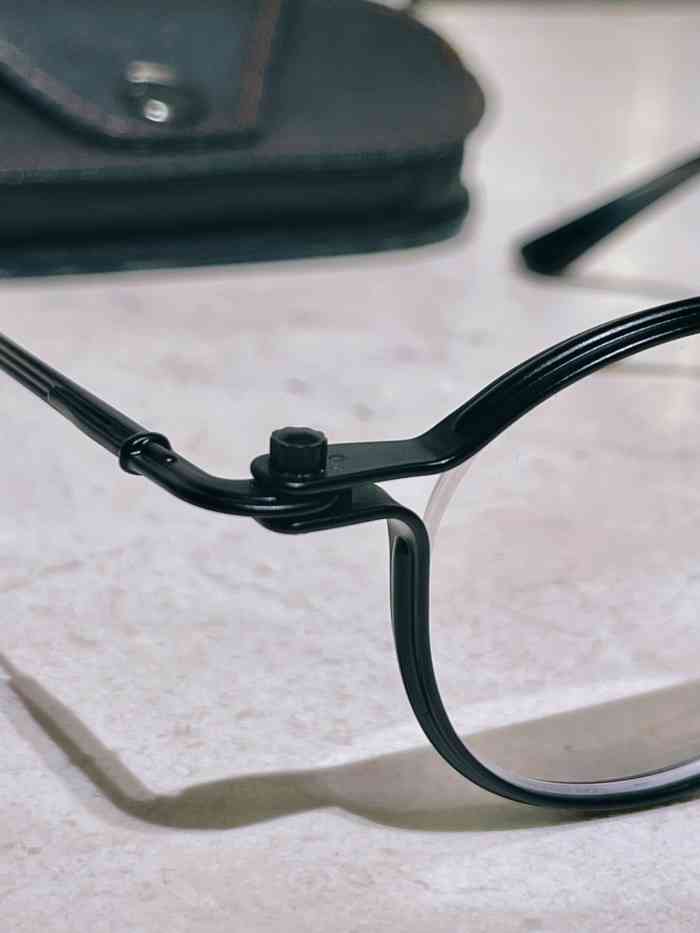 上野眼镜(新天地店)-"新天地南里的一层,很醒目的眼镜店,占据了.