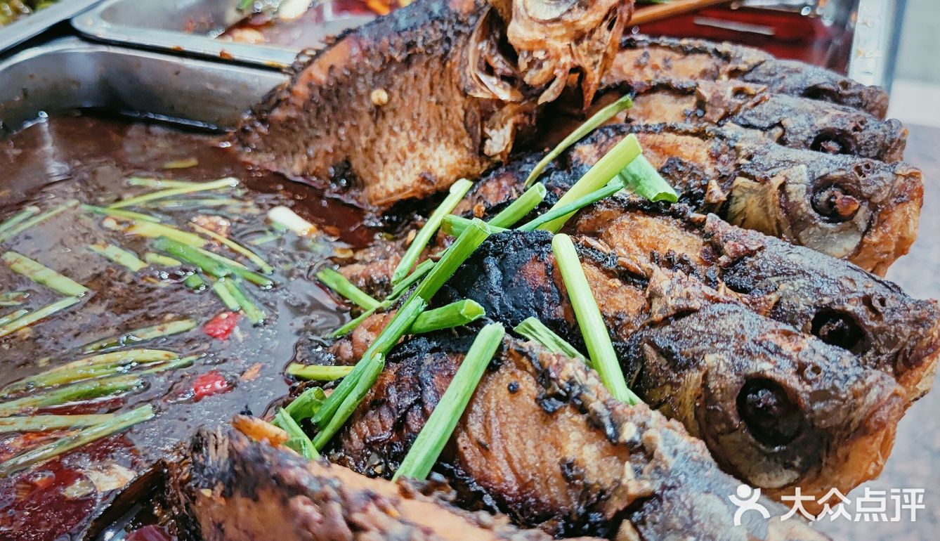 成都老牌苍蝇馆子代表之一，正餐宵夜都🉑，藕汤我能干三碗！