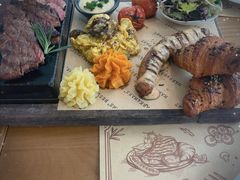 -Mark&Mars Restaurant