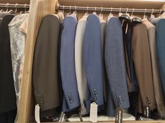 -吴志坚洋服店(贵都邻里中心店)