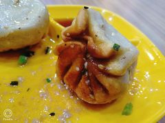 -小杨生煎(金山百联购物中心3楼店)