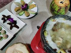 -墨脱石锅椰子鸡•香草鸭•东山羊(大东海店)