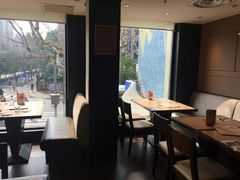 靠窗位-必胜客(瑞虹店)