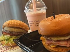 -The Habit Burger Grill 哈比特汉堡(世博店)