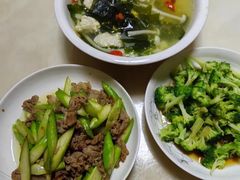 -爱的果实月嫂育婴师(世纪东方店)