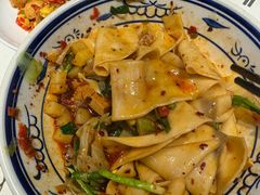 -阿瓦山寨·湘菜现炒·剁椒鱼头王(咸阳总店)