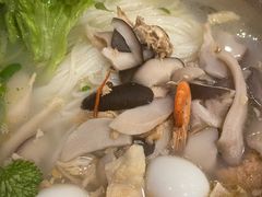 三鲜盖浇米线-刘老头云南过桥米线