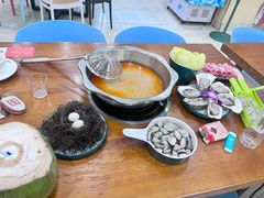 -老何家后安粉·糟粕醋海鲜火锅(三亚湾椰梦长廊店)