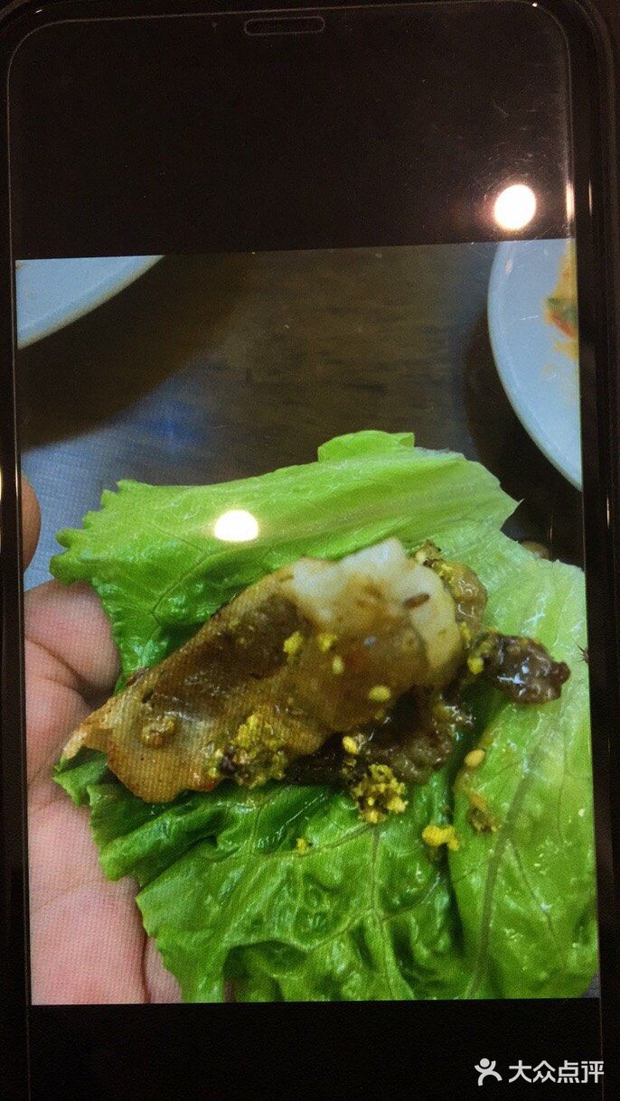 了以后有点脆，配上红色的多酱和黄色的粉粉