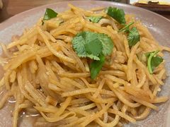招牌土豆丝-破三川·新川菜(静安大融城店)