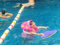 -小海豚国际游泳培训(长宁龙之梦酒店)