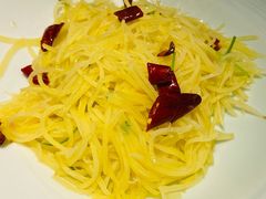 香菜梗炝土豆丝-绿茶餐厅(同成街华联店)