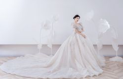-予白婚纱礼服馆