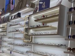 -美式眼镜·授权蔡司.依视路.尼康.豪雅.明月(南翔印象城店)
