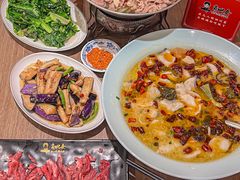 -肖四女乐山跷脚牛肉(滨江天街店)