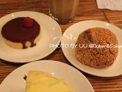 胡萝卜蛋糕&nbsp;，树莓巧克力蛋糕，亚麻籽面包-BAKER&SPICE(国金中心商场店)