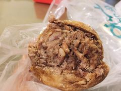 烧饼夹烧牛羊肉-老爆肚满五香烧牛羊肉