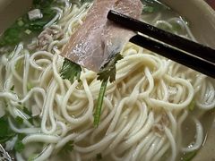 -亮亮面馆(经六路店)