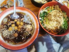 -爆炸头阿姨小四川正宗川味小吃(无任何分店)