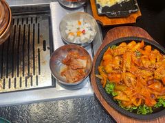 -臻牛烤肉