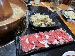 -果松木炭酸菜铜火锅·外婆参鸡汤