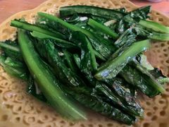 油麦菜-古城苗家土菜馆(河景餐厅店)