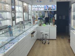 -翰佐蔡司小乐圆·依视路星趣控·暴龙眼镜折扣店