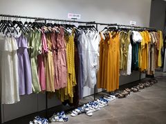 -URBAN REVIVO(高德置地广场·春广场店)