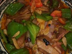 -乡土特色.冷锅鱼.牦牛肉汤锅