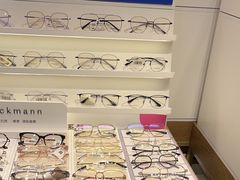 -爱视眸Eyeblling眼镜·依视路·蔡司镜片折扣店(百联南方商城购物中心)