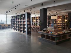 -魔方城市书房(中街益田店)