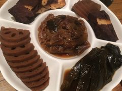 -泉畔人家·老济南经典鲁菜(大明湖店)