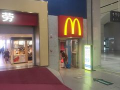 -麦当劳(南宁东站A22检票口楼上)