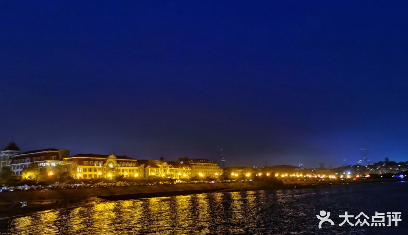 青岛的夜晚才是美得不可方物！！！