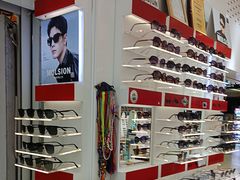 -美式眼镜·授权蔡司.依视路.尼康.豪雅.明月(人民广场店)