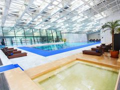 游泳池-北京朝阳悠唐皇冠假日酒店