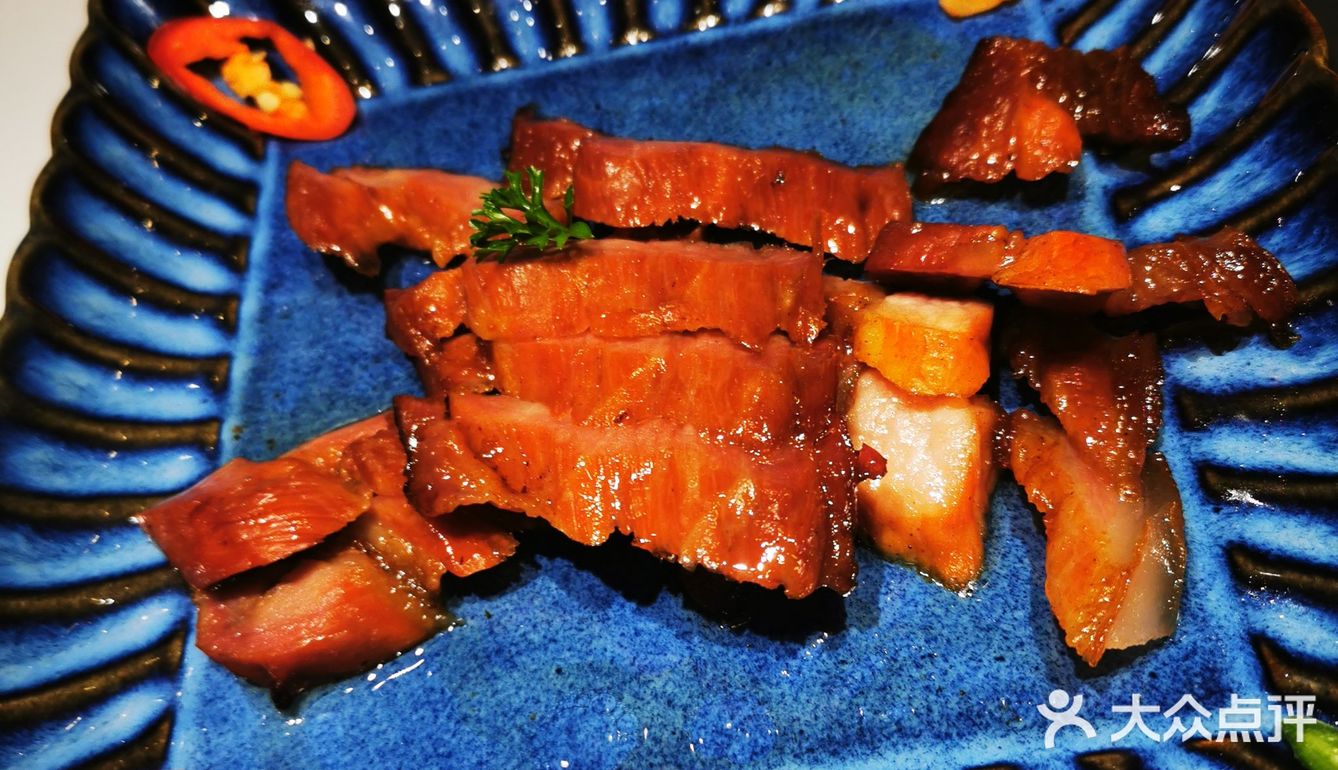 一份是有酱汁的，一份没酱汁