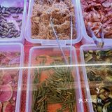这一桌肉，我一个人都吃完了！